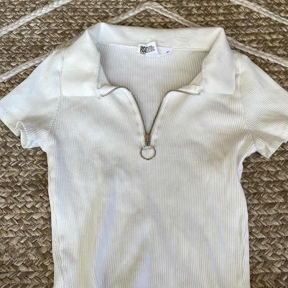 Pink collared button up top w star - Picture 3 of 3